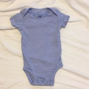 Carters onsie size 3 months